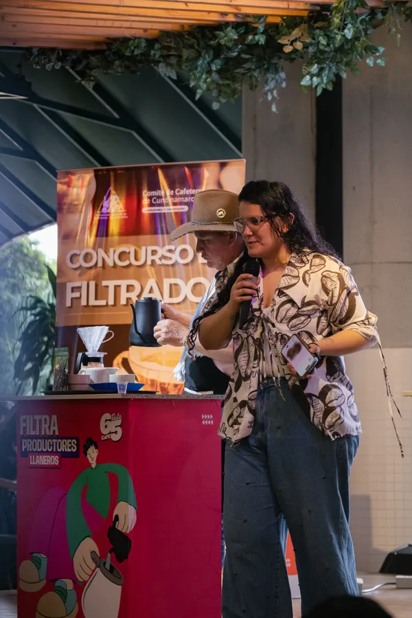 Adulto, personas y mujer