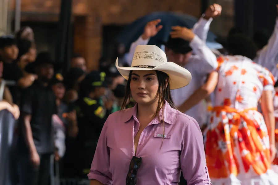Ropa, sombrero y adulto