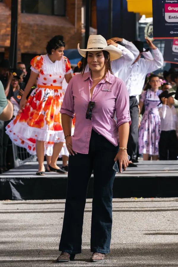 Ropa, sombrero y adulto