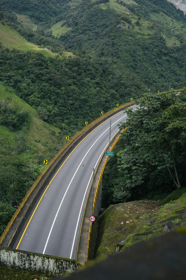 Carretera, exteriores y plantas