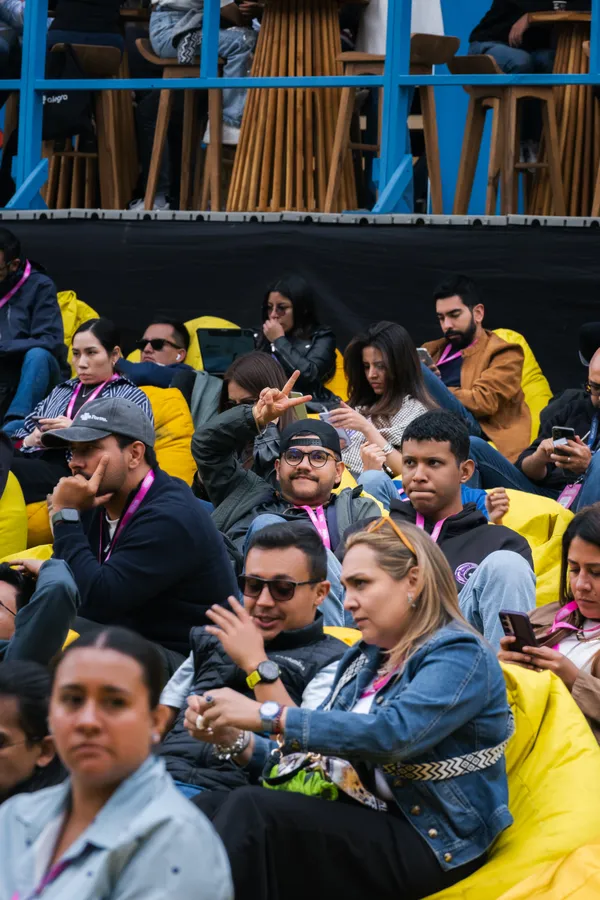 Personas, rostro y cabeza