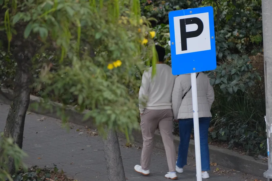 Personas, caminata y exteriores