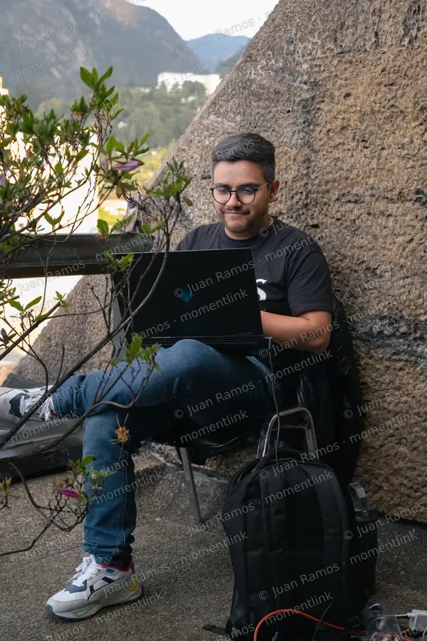 Computador, portátil y personas