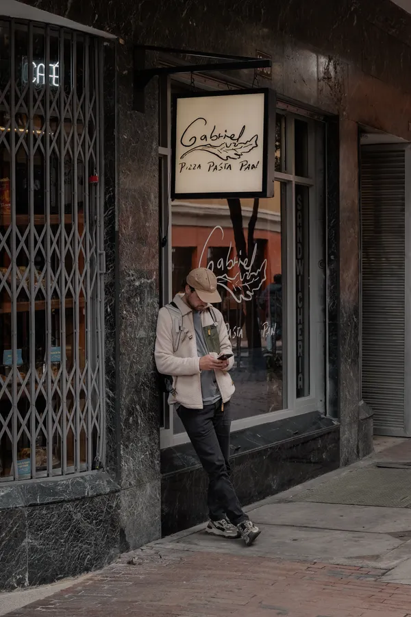 Ropa, pantalón y ciudad