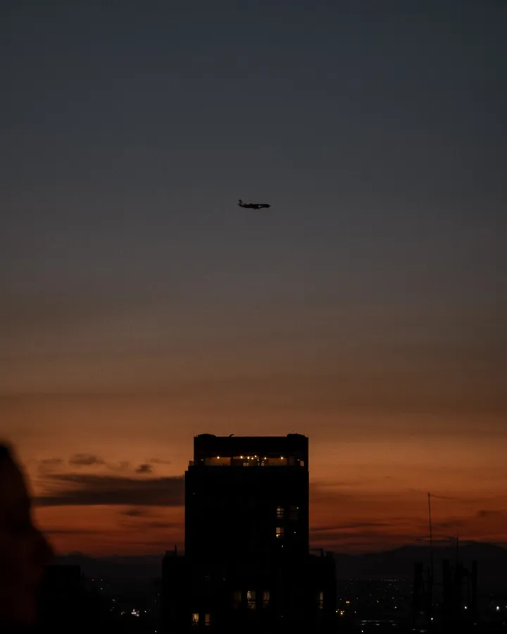 Avión y vehículo