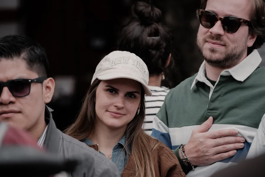 Gafas de sol, personas y cabeza
