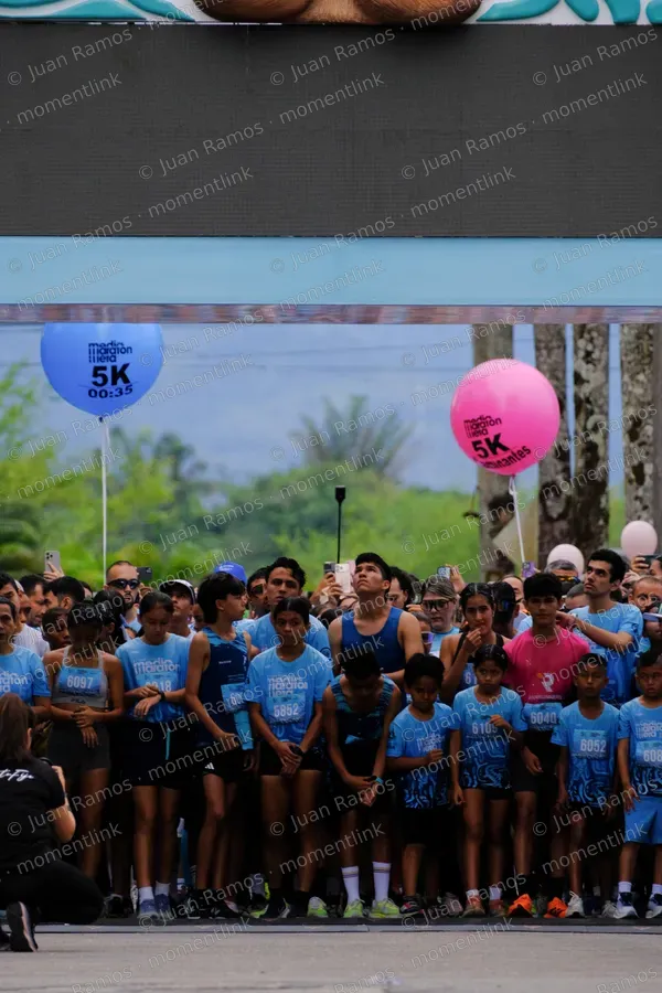 Personas y globos