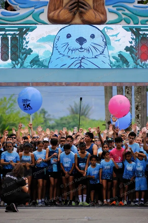 Personas y globos
