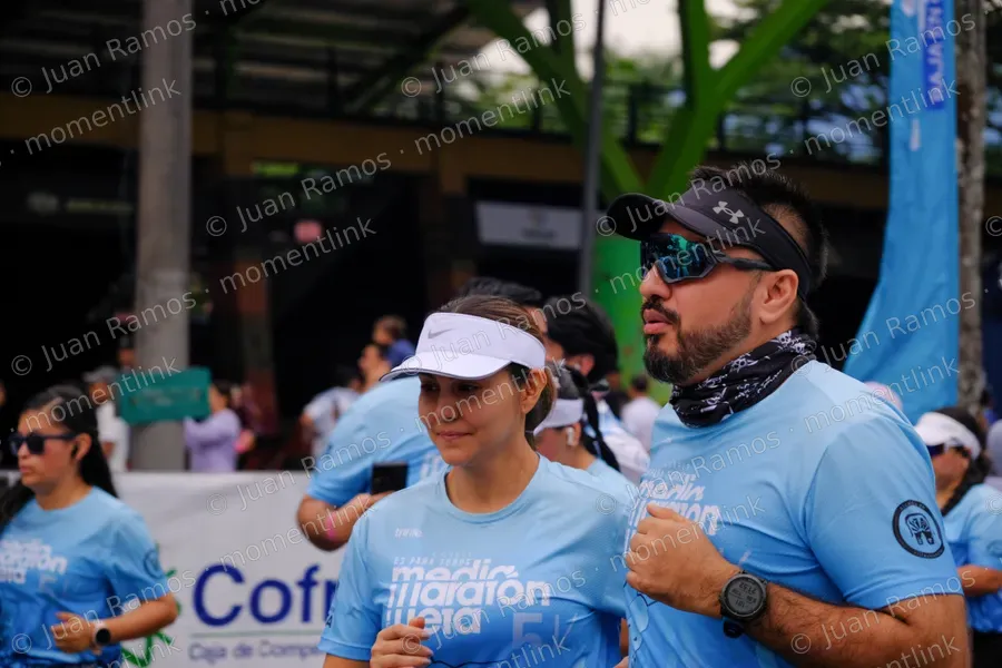 Ropa, camiseta y gafas de sol