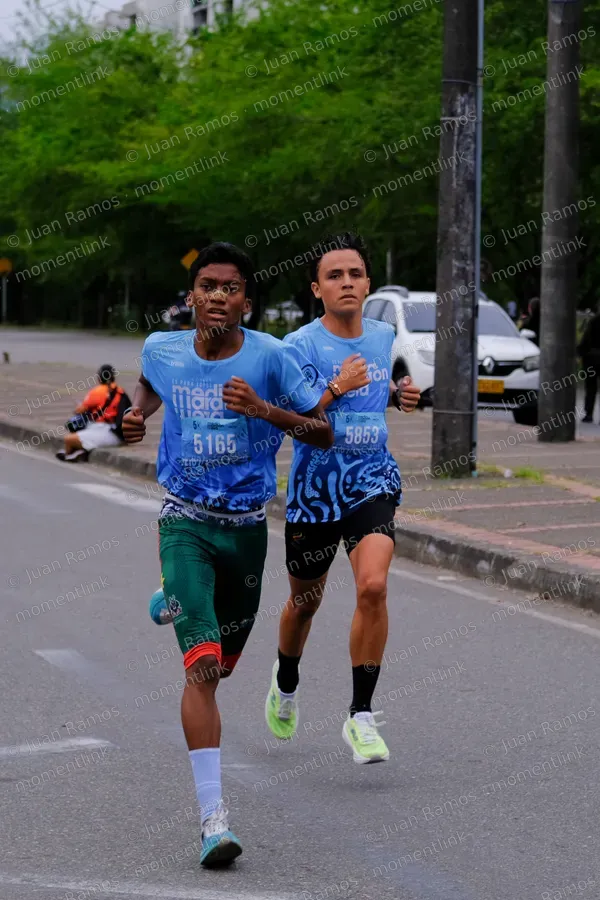 Personas, carrera y ropa