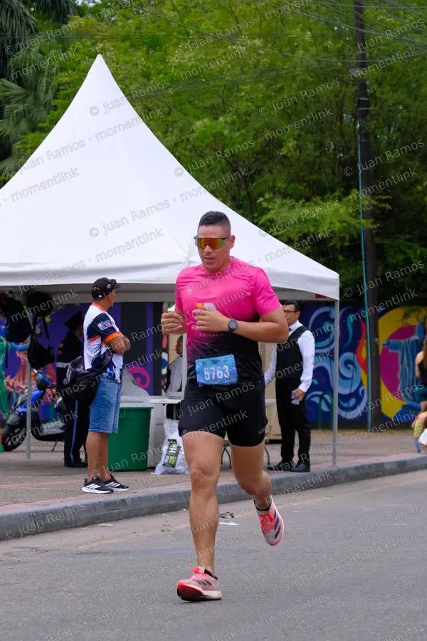 Personas, carrera y reloj