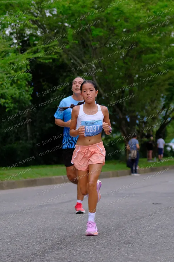 Ropa, personas y carrera