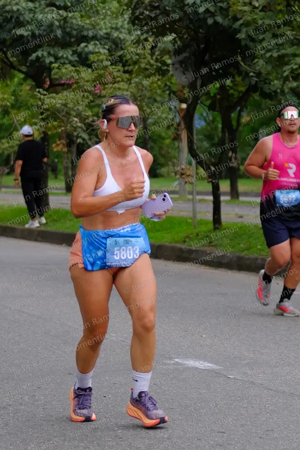 Ropa, pantaloneta y personas