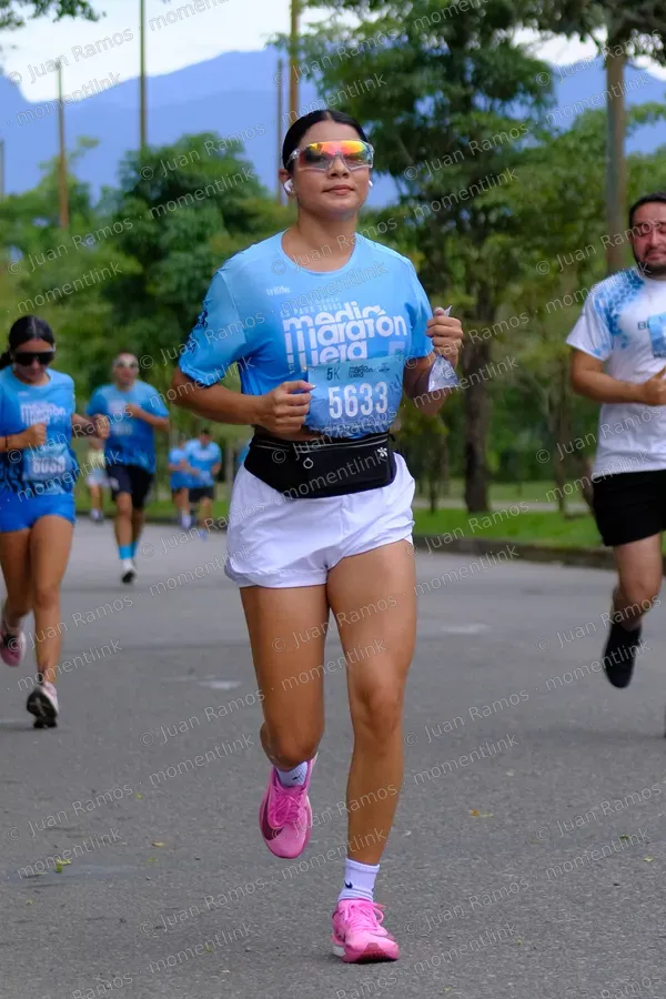 Personas, carrera y ropa