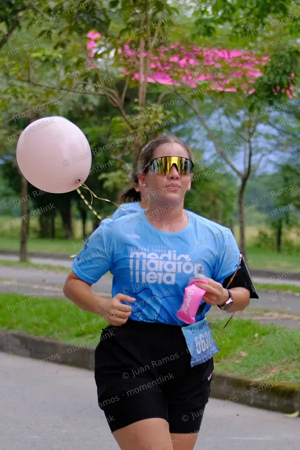 Globos, ropa y pantaloneta
