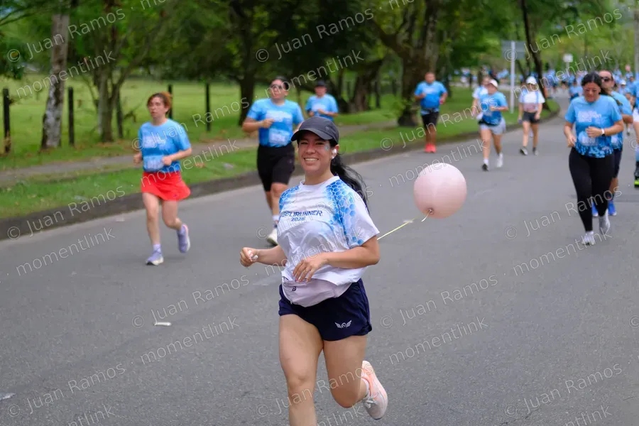 Globos, personas y niños