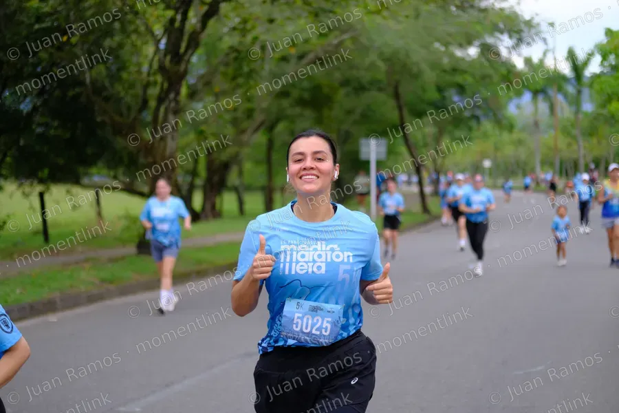 Personas, carrera y ropa