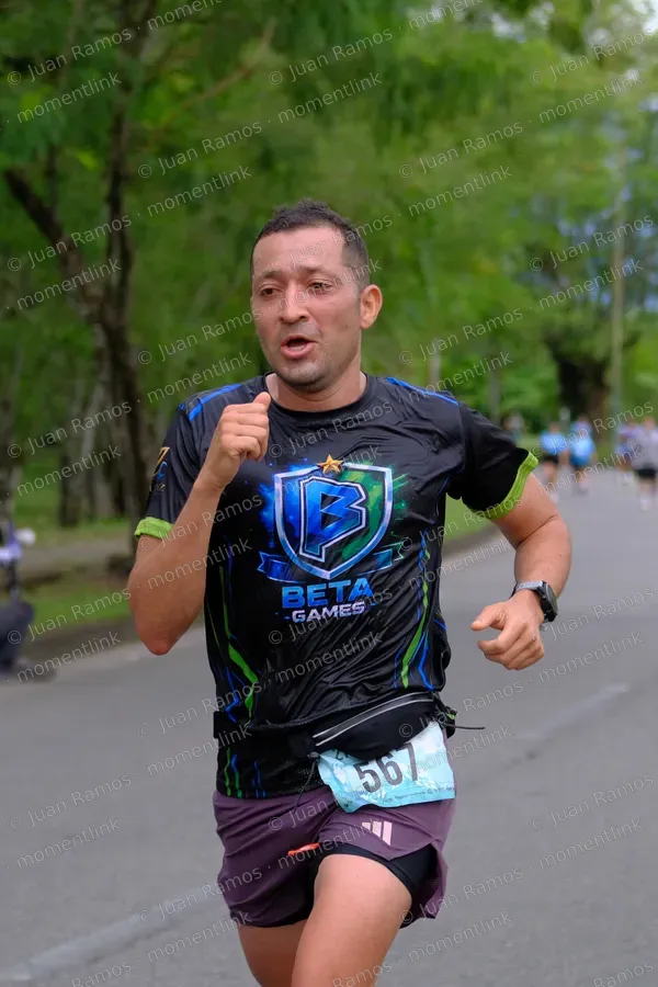 Personas, carrera y ropa