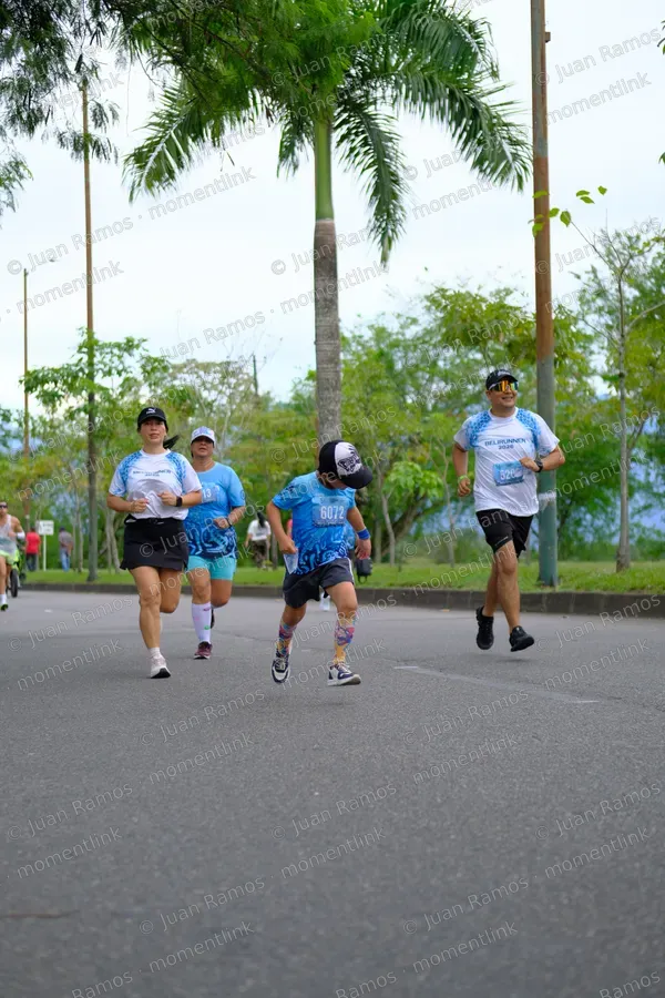 Personas, carrera y caminata