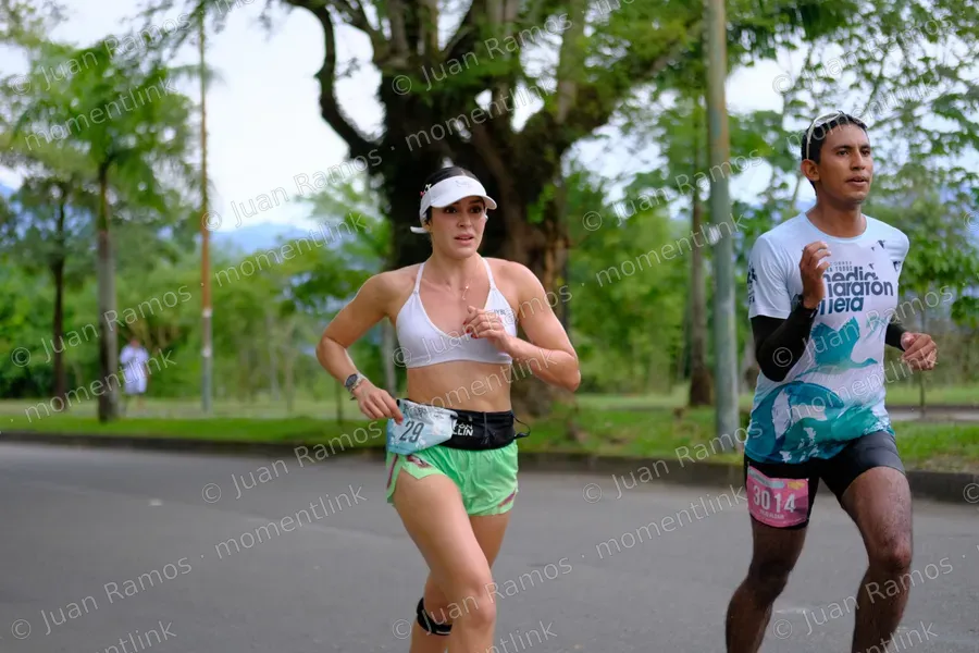 Personas, carrera y ropa
