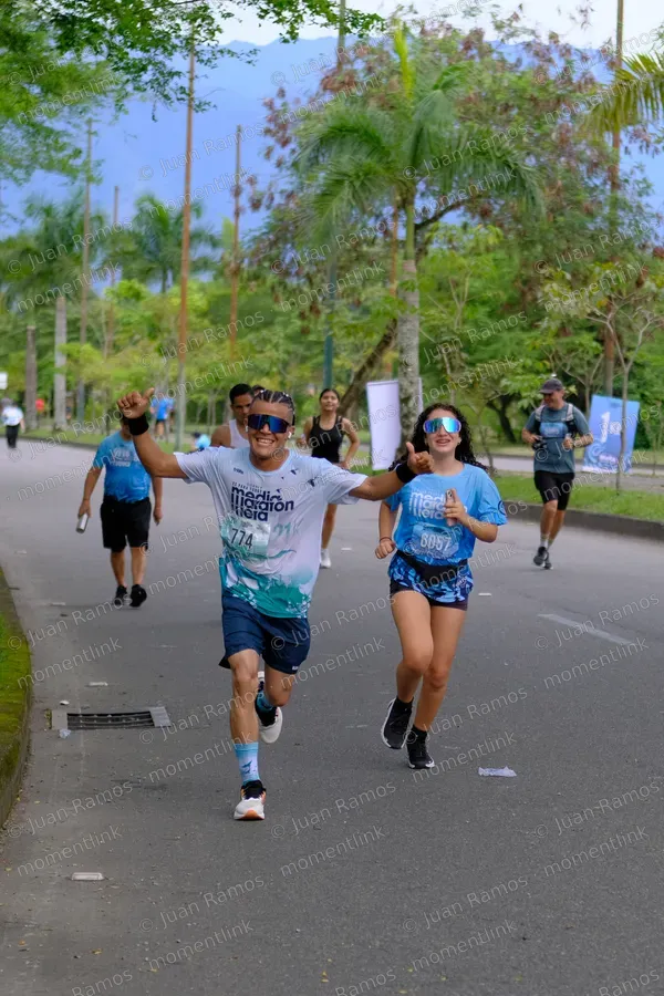 Personas, carrera y ropa