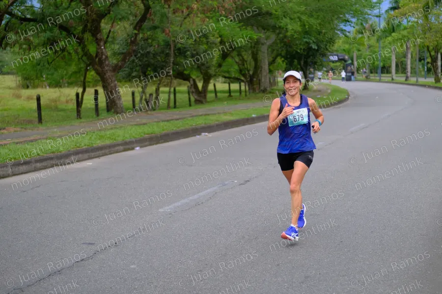 Personas, carrera y ropa
