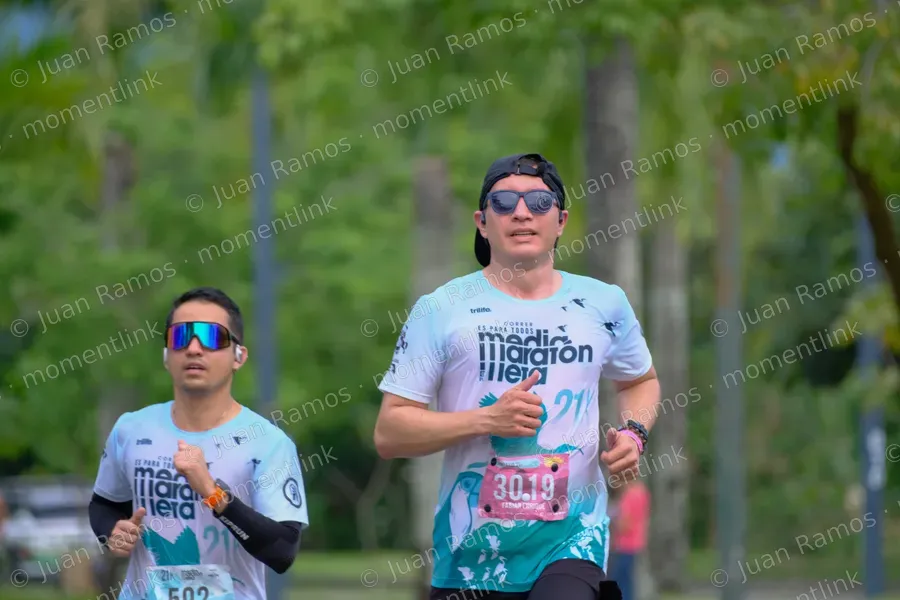 Ropa, camiseta y personas