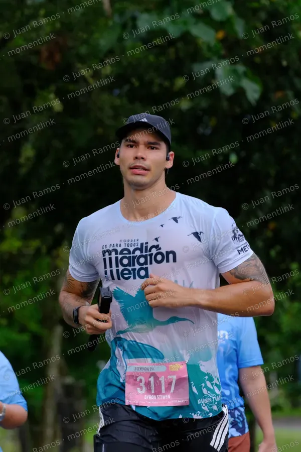 Ropa, camiseta y personas