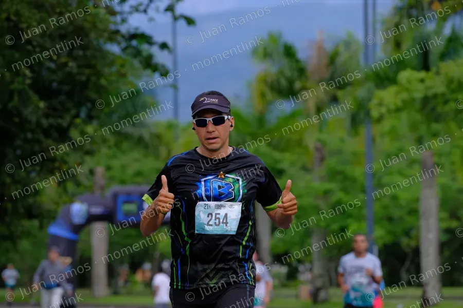 Personas, carrera y plantas