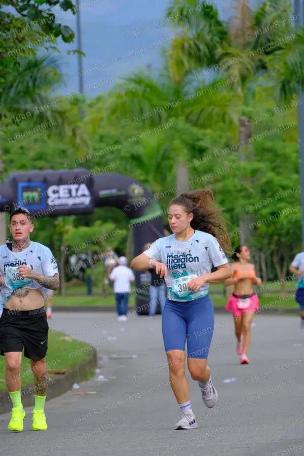 Personas, carrera y ropa