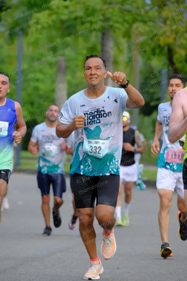 Personas, carrera y ropa