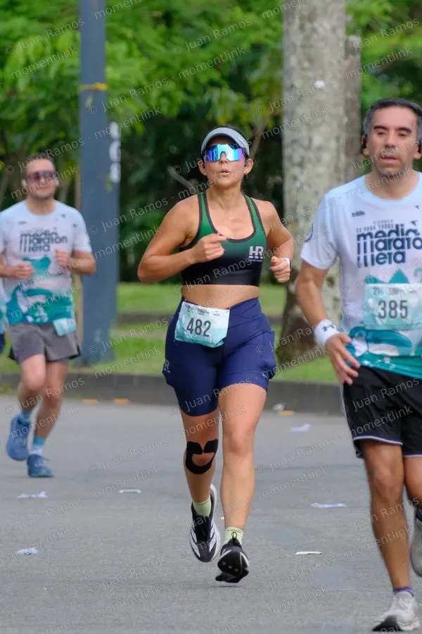 Ropa, pantaloneta y personas
