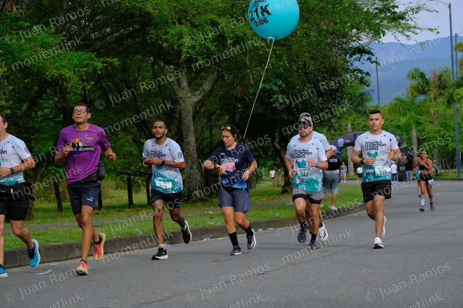 Globos, hombre y personas
