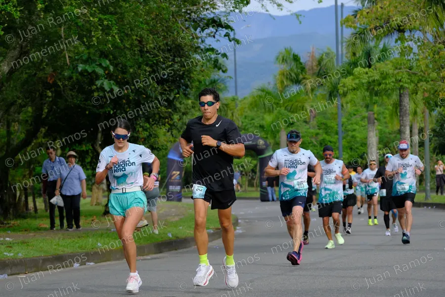 Personas, carrera y ropa