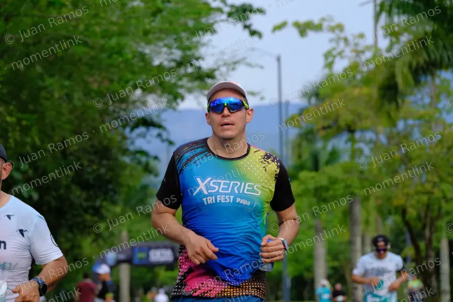 Ropa, camiseta y gafas de sol