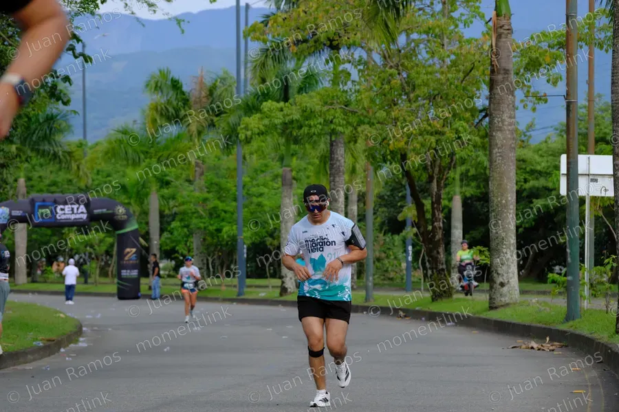 Personas, carrera y ropa