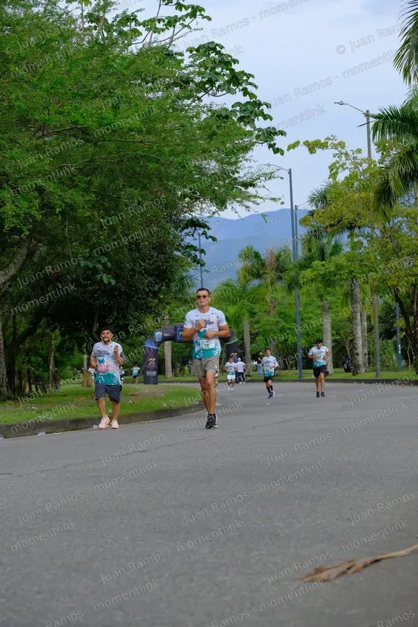 Personas, caminata y hombre