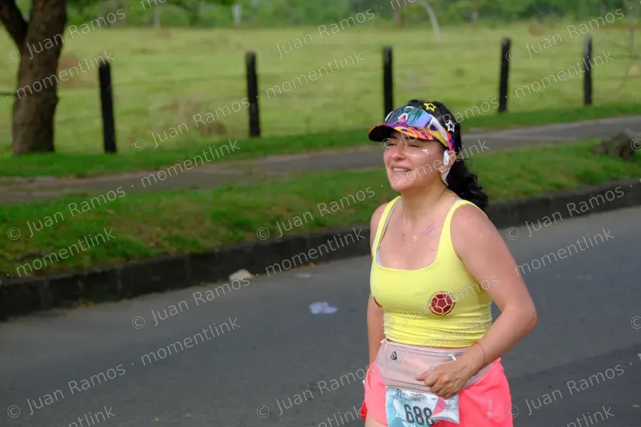 Personas, caminata y carrera