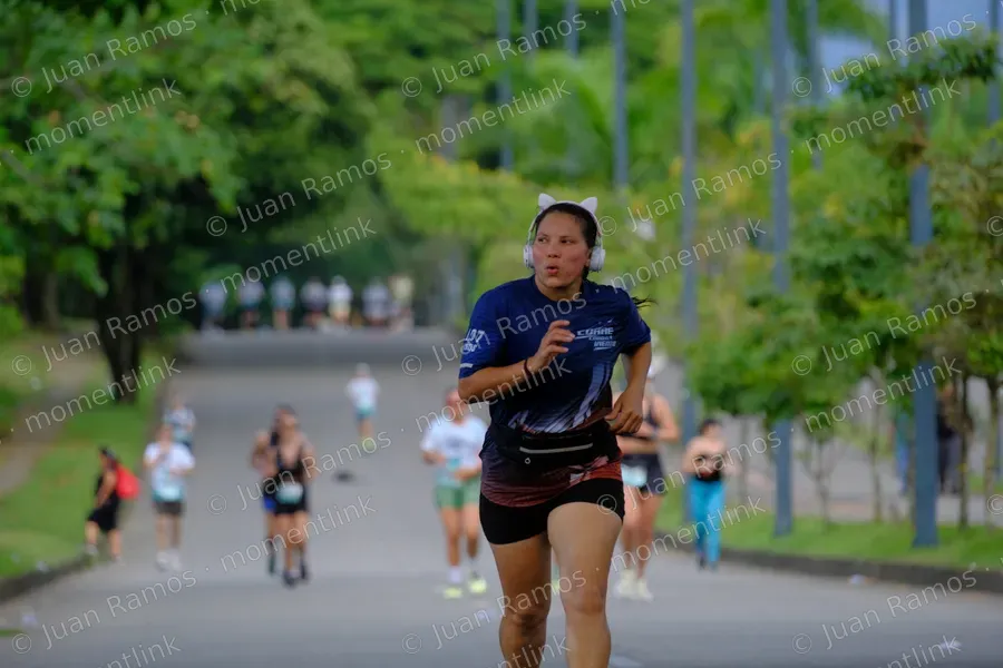 Personas, carrera y ropa