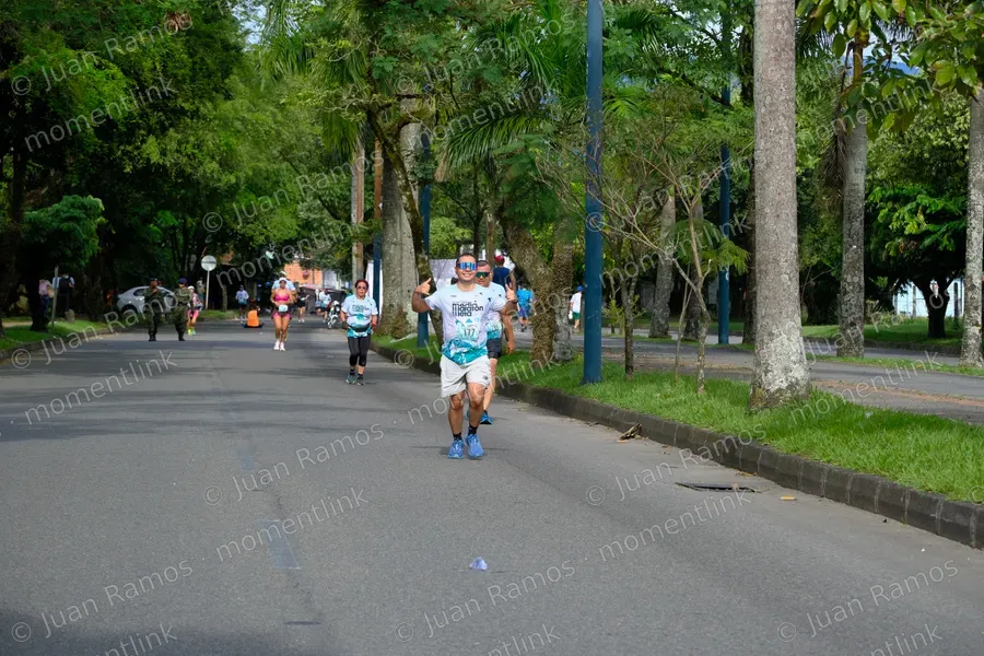 Personas, carrera y caminata